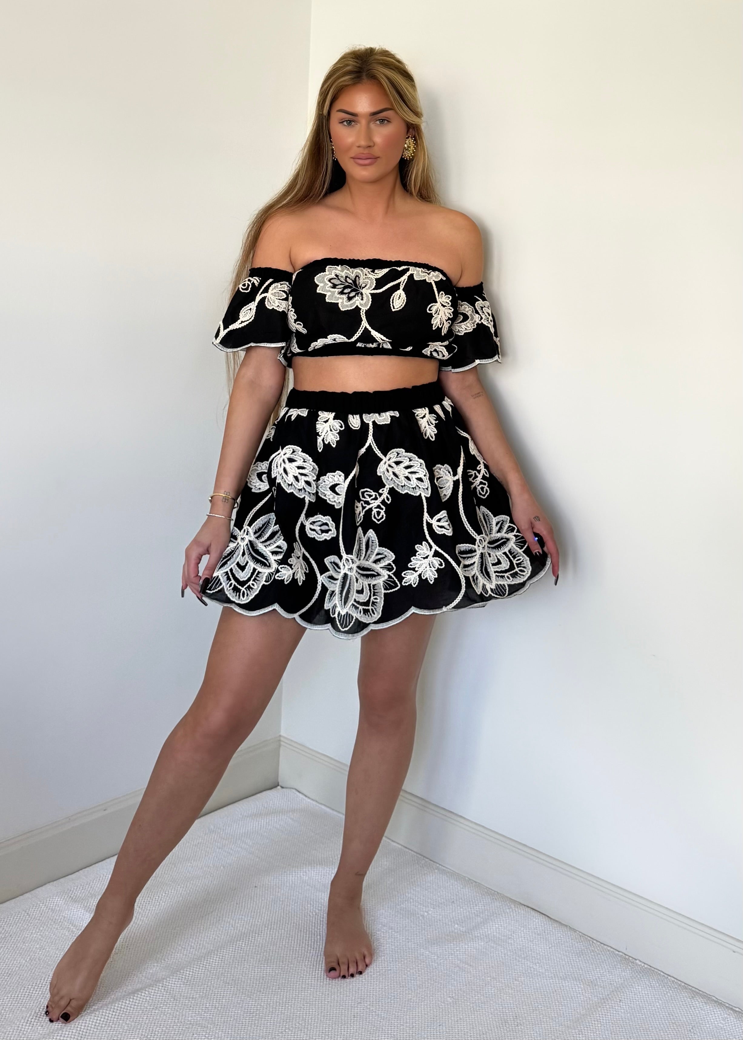Black Lilly Set