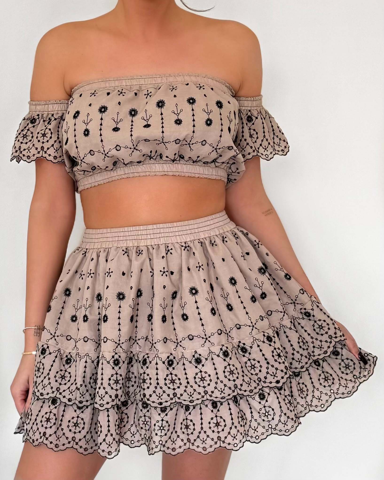 Iglesia skirt